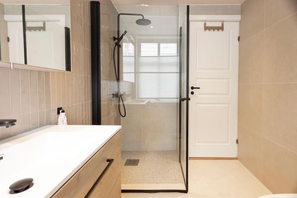 Lejlighed New! Modern In Historic Area Of Bergen!