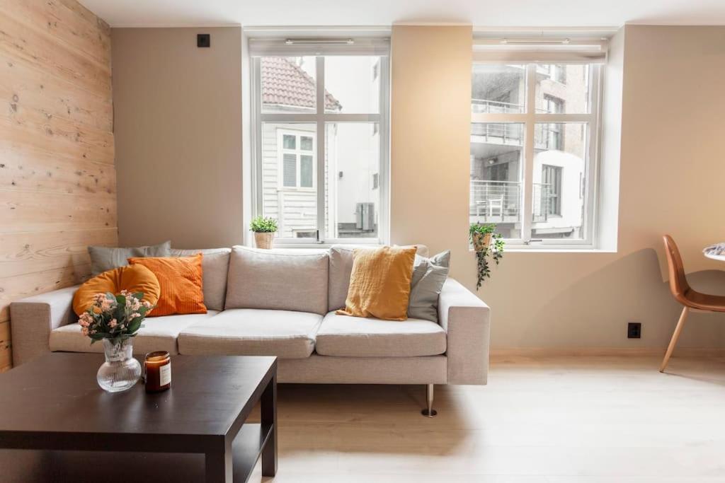 Lejlighed New! Modern In Historic Area Of Bergen! Bergen