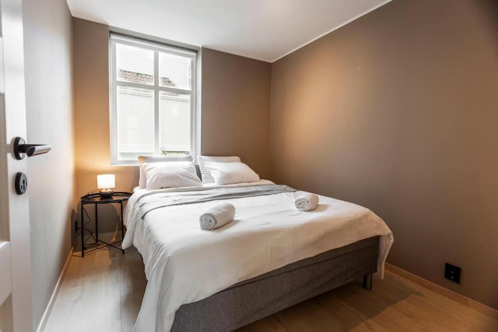 New! Modern In Historic Area Of Bergen! Lejlighed